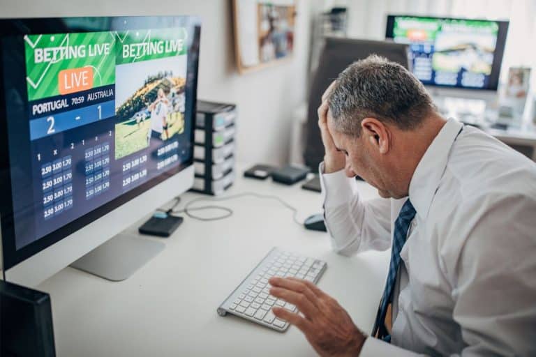 Read more about the article What Is A Sports Betting Agent? Beginner’s Guide